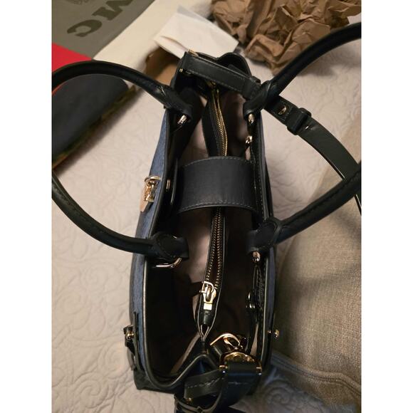 MICHAEL Kors Gramercy Signature Large Satchel - Picture 6 of 11